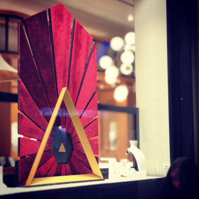 Escaparates Esoteric para Aristocrazy